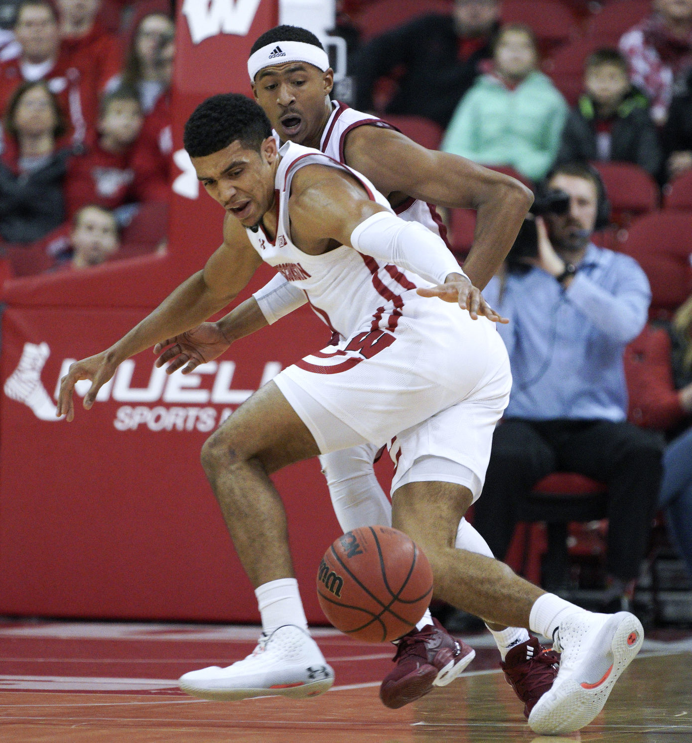 Badgers 65, Broncs 37